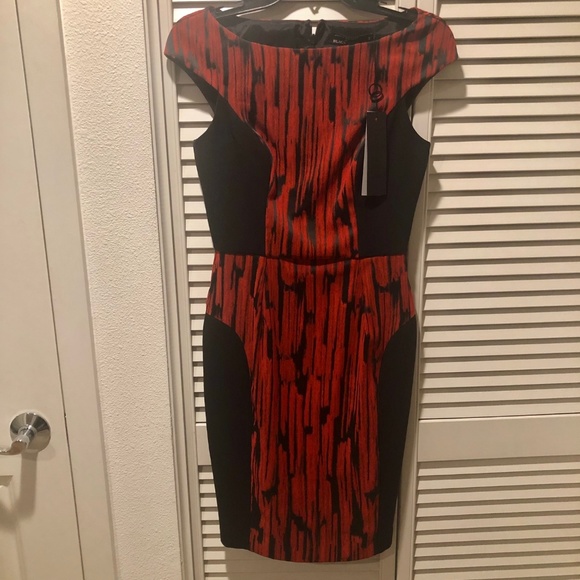 BLACK HALO - REEVE RED AND BLACK SHEATH DRESS - Picture 3 of 5